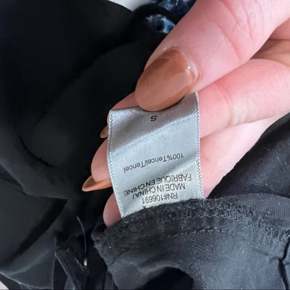 NWT Young, Fabulous & Broke (YFB) black cropped cargo/utility pants size small - Picture 11 of 11